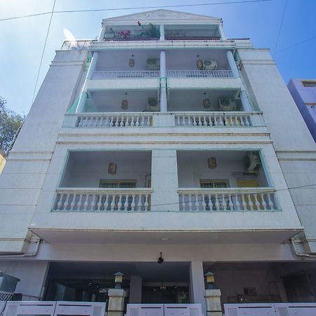 Oyo 23360 White Bricks Inn Bangalore Exteriör bild